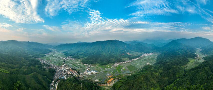 江西铅山田园风光迷人