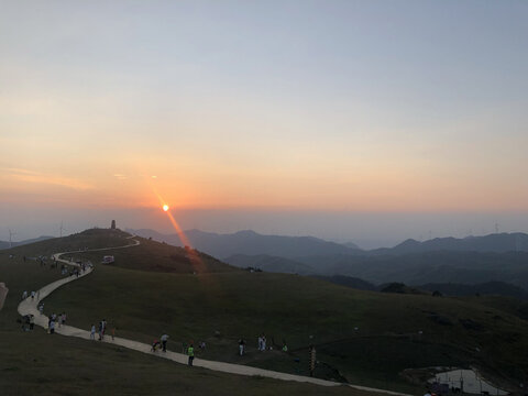 仰天湖日出