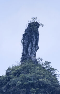 山峰奇石