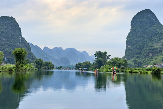 桂林阳朔遇龙河景观