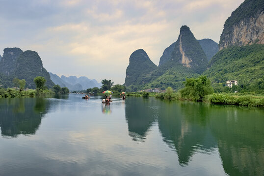 桂林阳朔遇龙河景观