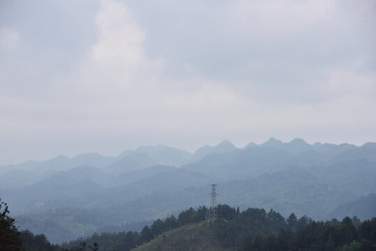 远山电塔