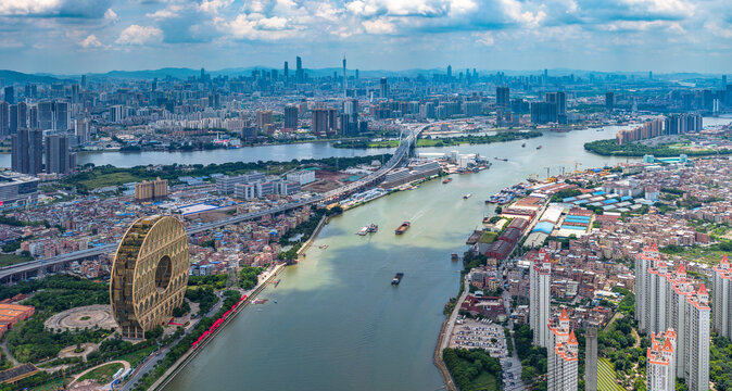 广州圆大厦全景图