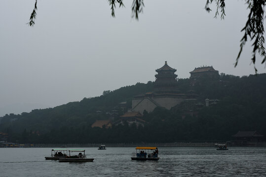 烟雨蒙蒙颐和园