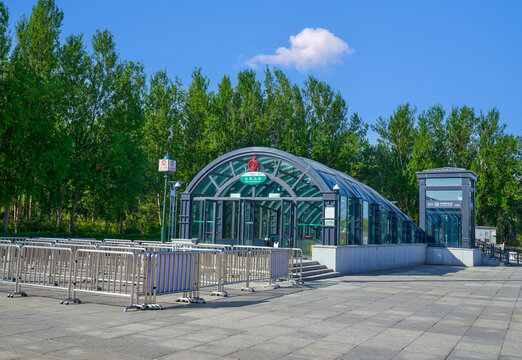 哈尔滨地铁站出入口