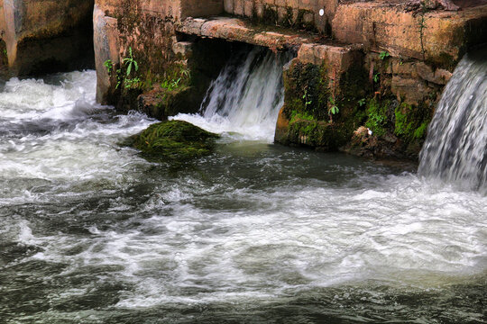 沱江水