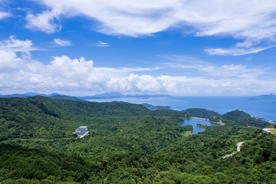 蓝天白云山海风光深圳