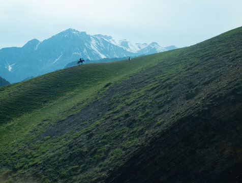 天山