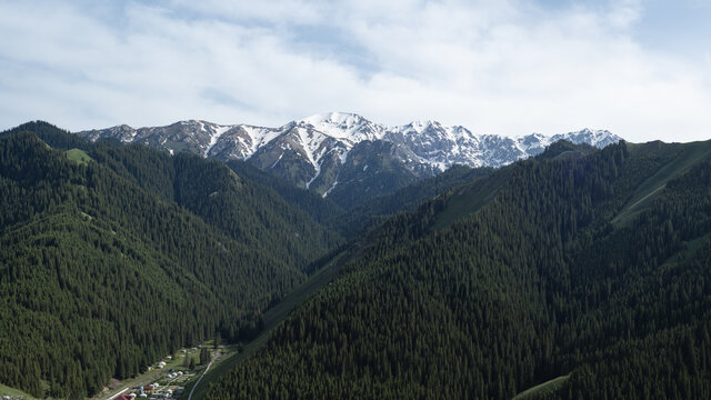 天山