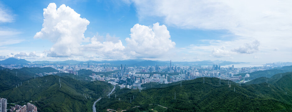 蓝天白云深圳市区全景图