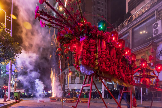 义乌春节年味迎龙灯灯头