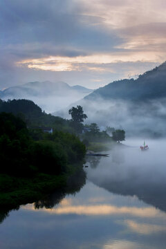 竖幅山水风景