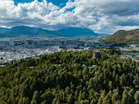 鸟瞰丽江古城