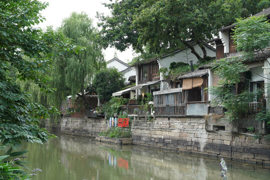 杭州运河边上的小河直街古建筑