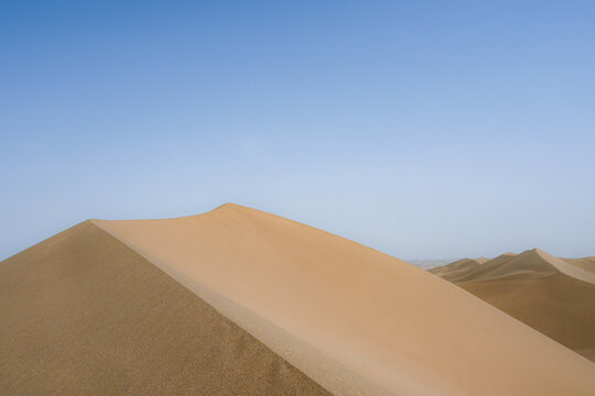 蓝天沙漠
