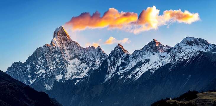 日照金山