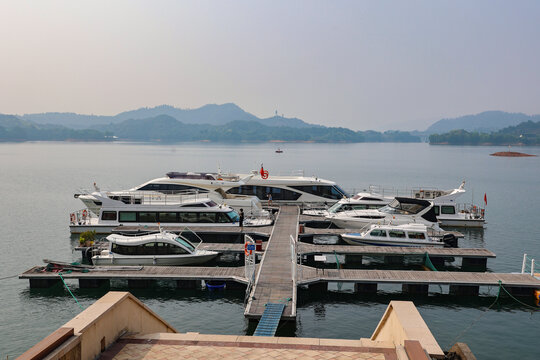 浙江杭州千岛湖风景区游船