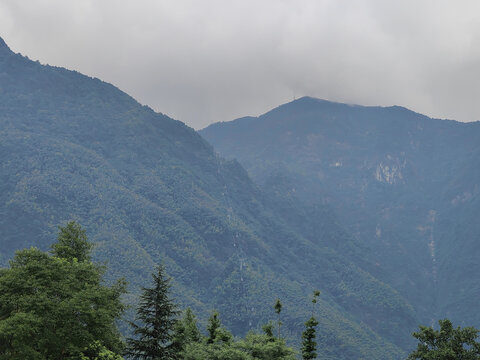 明月山远山