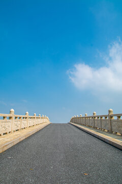 道路天空背景