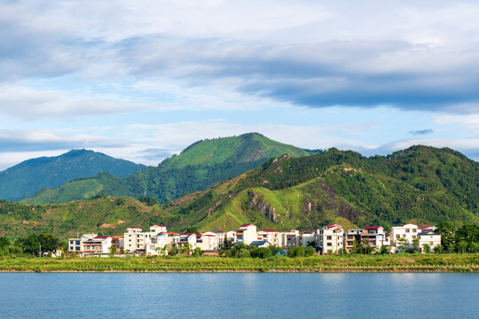 桂北山水新农村