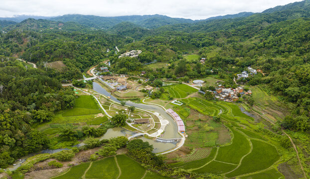 海南五指山毛纳村