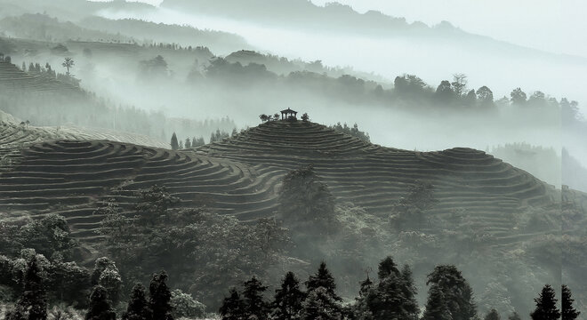 水墨山岗