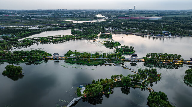 夏日里的中国长春北湖湿地公园