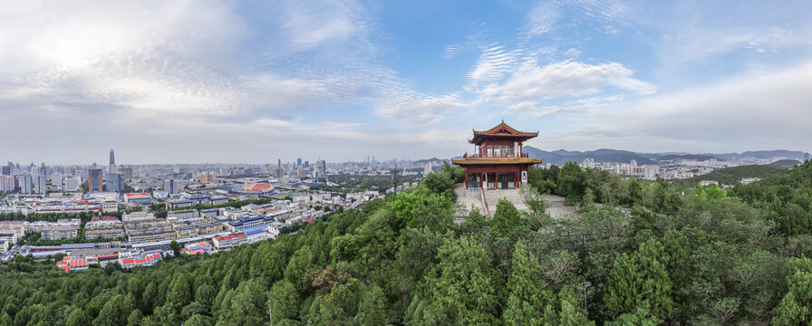 宽幅济南英雄山风景区风光