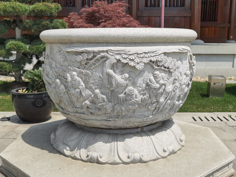 十八罗汉石雕水缸