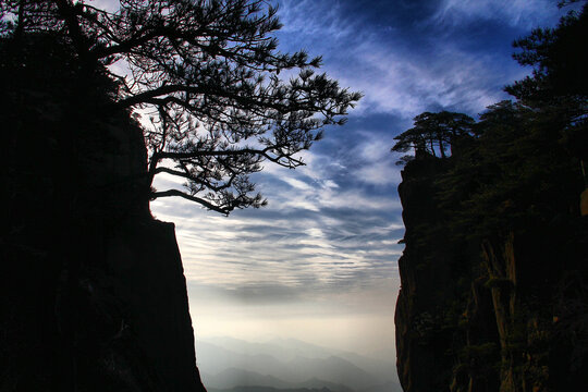 黄山黄昏剪影