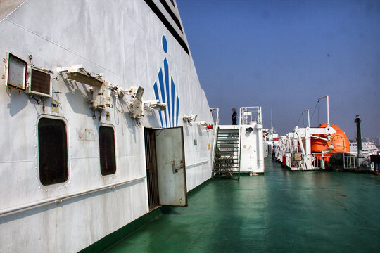 渤海轮渡甲板
