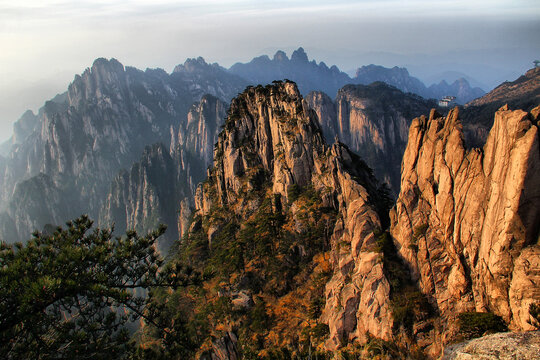 黄山山峦叠嶂