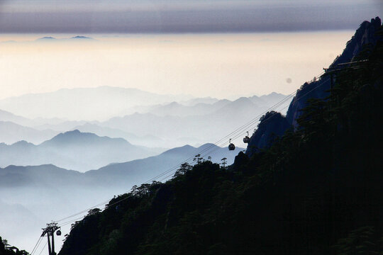 黄山云海山峰景色