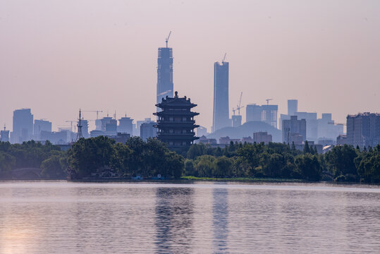 航拍济南大明湖公园