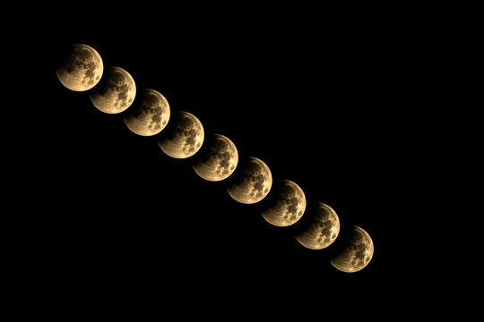满月月亮月轨多重曝光