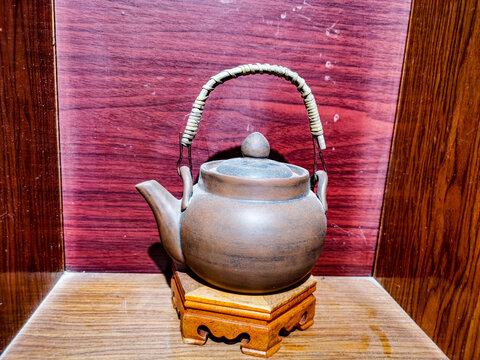提梁煮茶壶