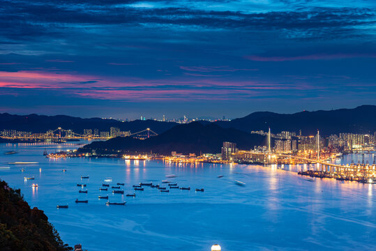 香港葵涌码头与深圳南山夜景