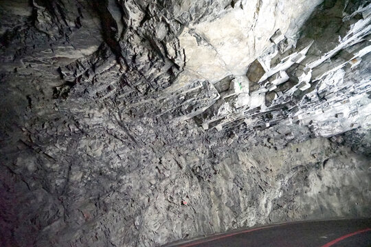 燕子口隧道沉积岩