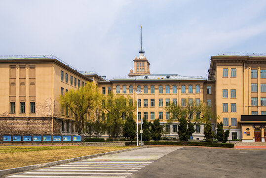 哈尔滨工业大学