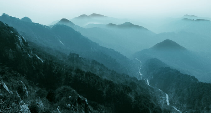 俯瞰泰山爬山道