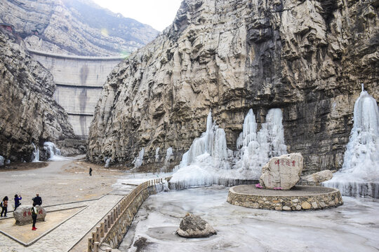 山西大同悬空寺冰瀑景观