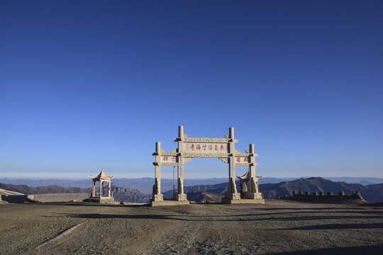 山西五台山山门牌坊