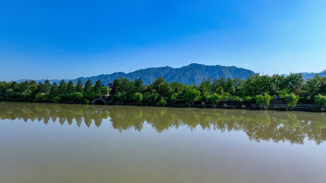 青山绿水全景