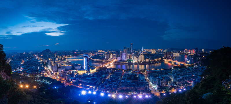 广西柳州城市建筑夜景全貌