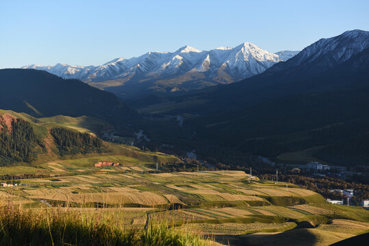 雪山谷地