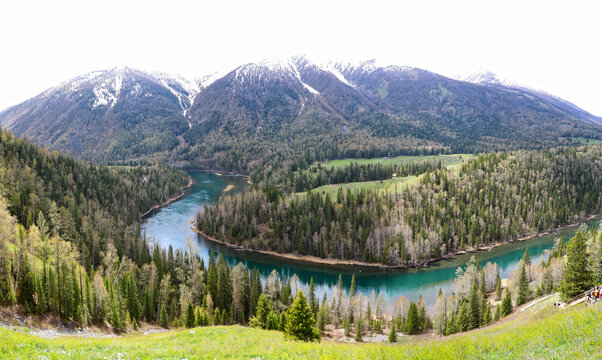 喀纳斯风光月亮湾全景