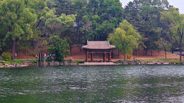 山庄湖景