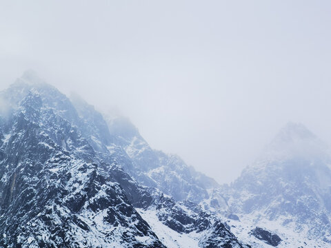 毕棚沟雪山