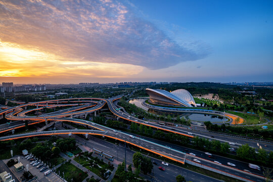 成都露天音乐公园日落夕阳