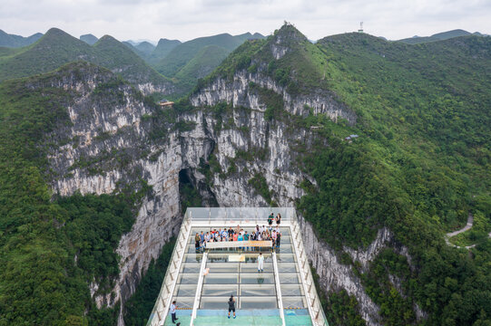 大石围天坑群景区